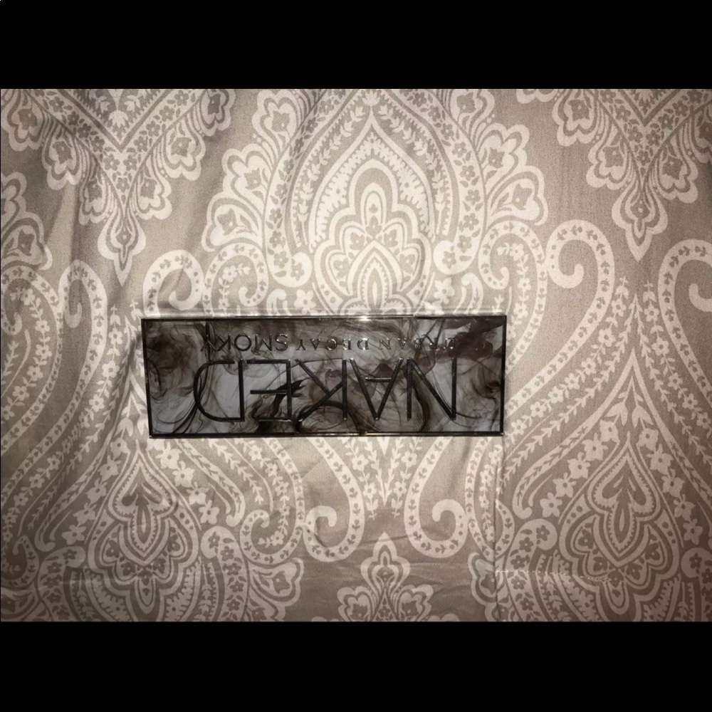 Urban decay smokey palette